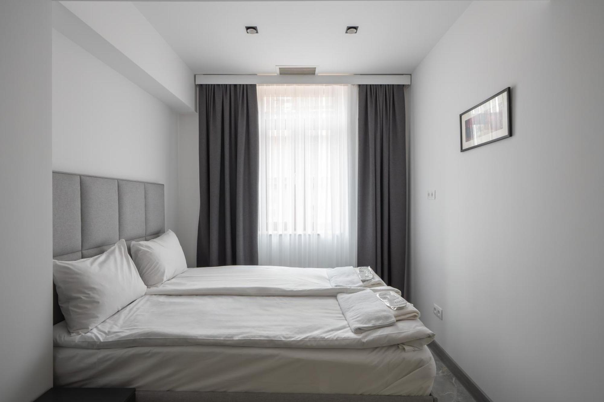 Ris Central Apartments Jereván Szoba fotó
