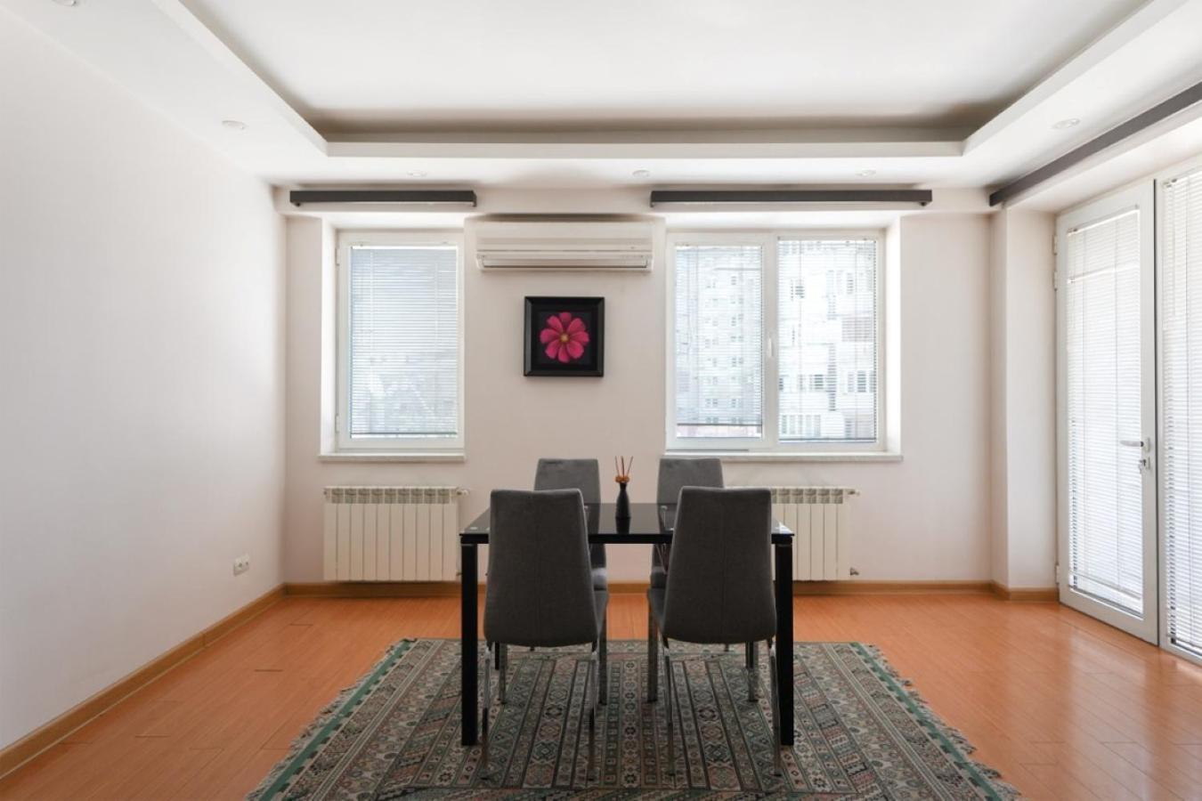 Ris Central Apartments Jereván Kültér fotó